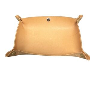 BYNDR Minimalist Tan Leather Catchall Valet Tray